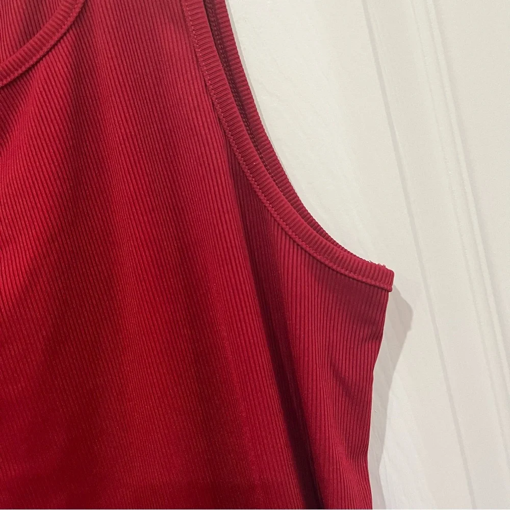 Red Ribbed Cropped Tank_3